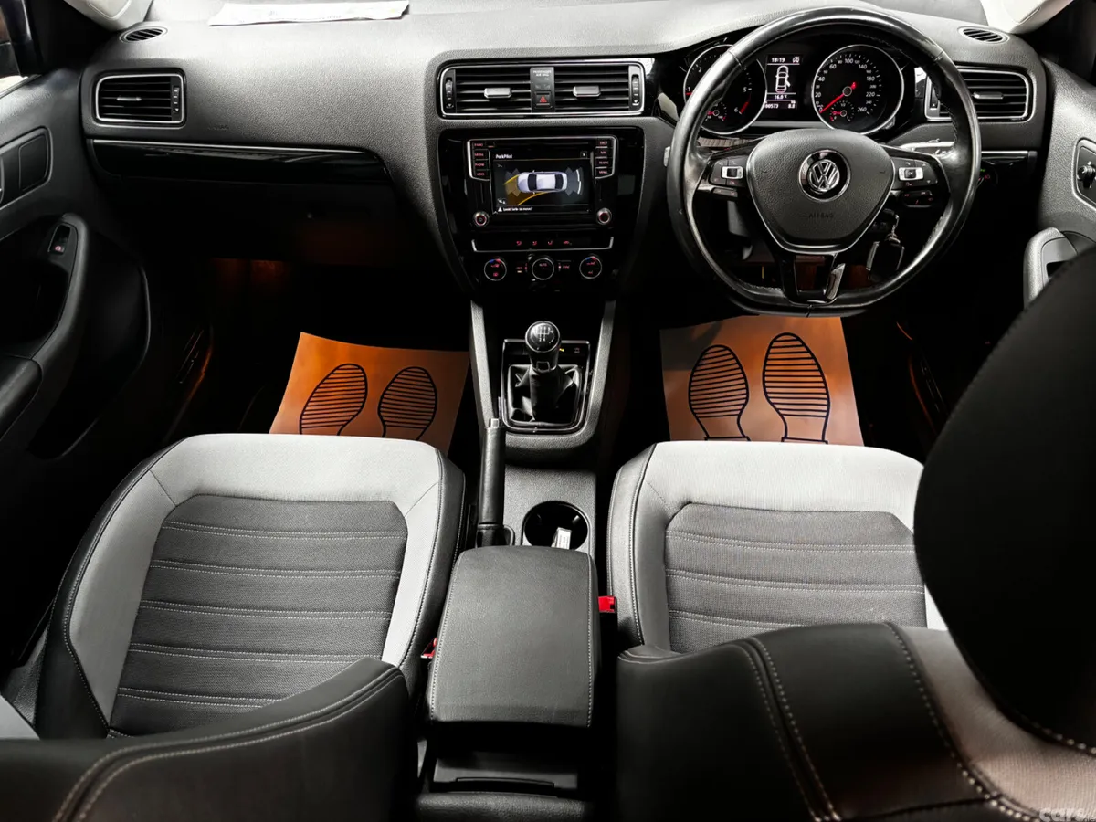 Volkswagen Jetta Saloon, Diesel, 2017, Brown