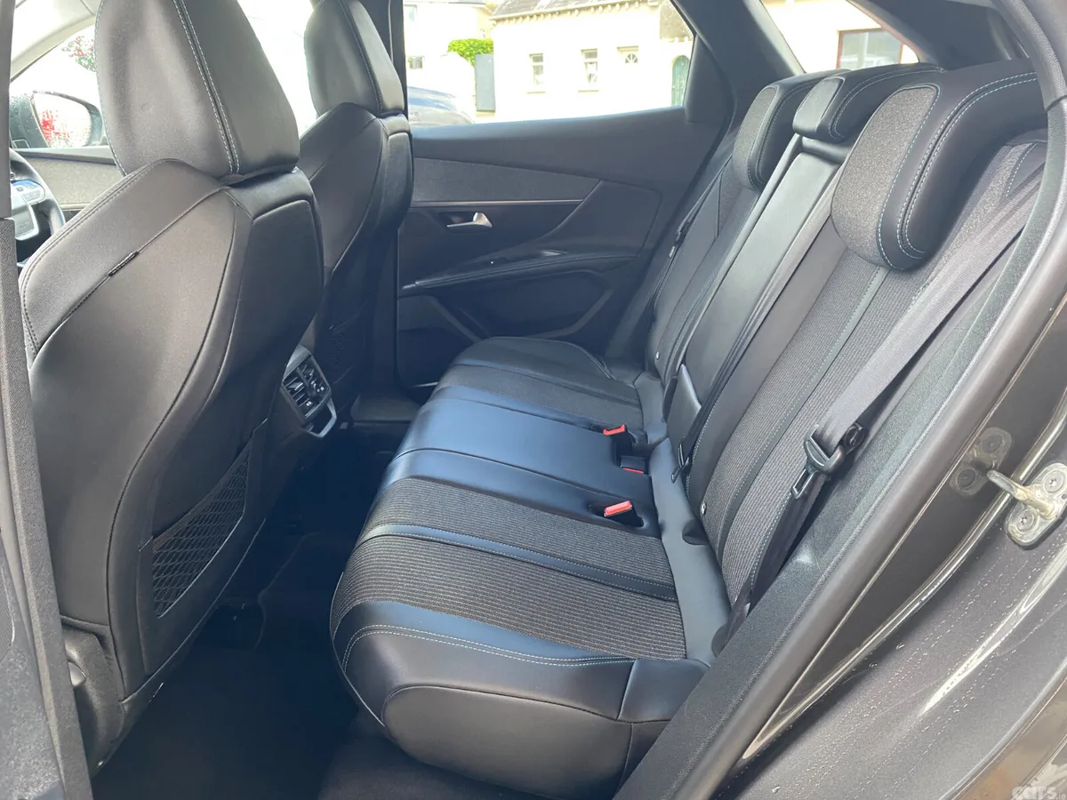 Peugeot 3008 MPV, Diesel, 2022, Grey