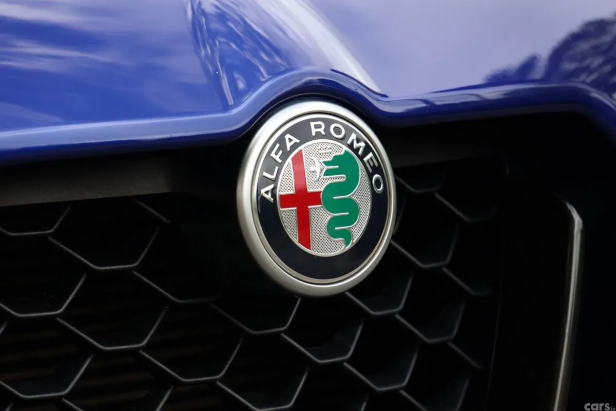 Alfa Romeo Stelvio Estate, Diesel, 2023, Blue