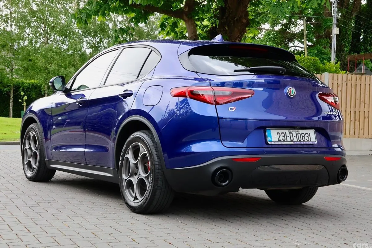 Alfa Romeo Stelvio Estate, Diesel, 2023, Blue