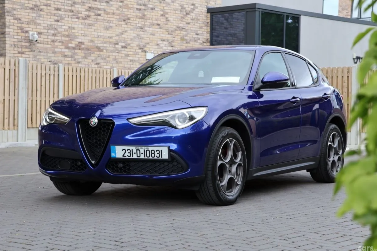Alfa Romeo Stelvio Estate, Diesel, 2023, Blue