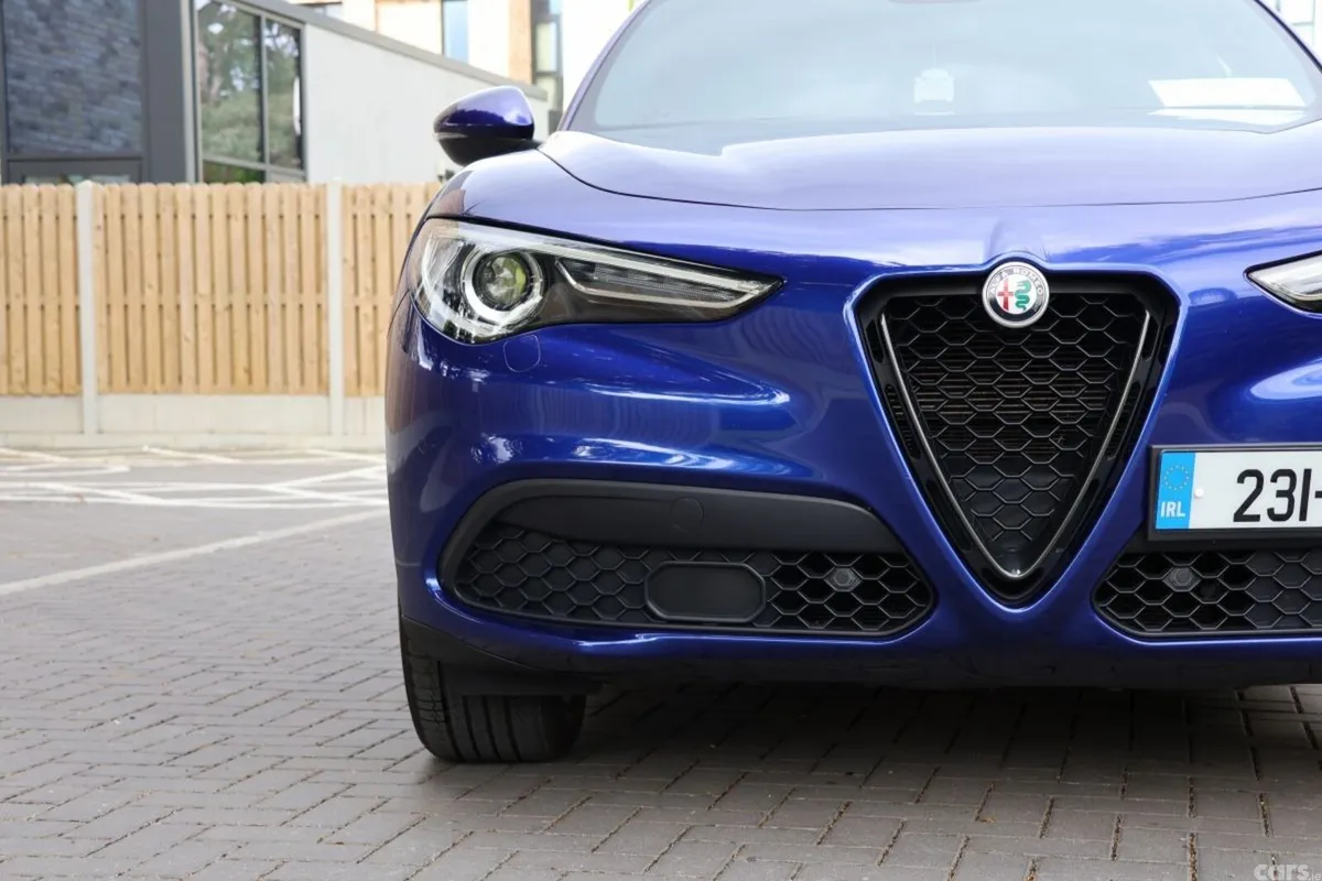 Alfa Romeo Stelvio Estate, Diesel, 2023, Blue