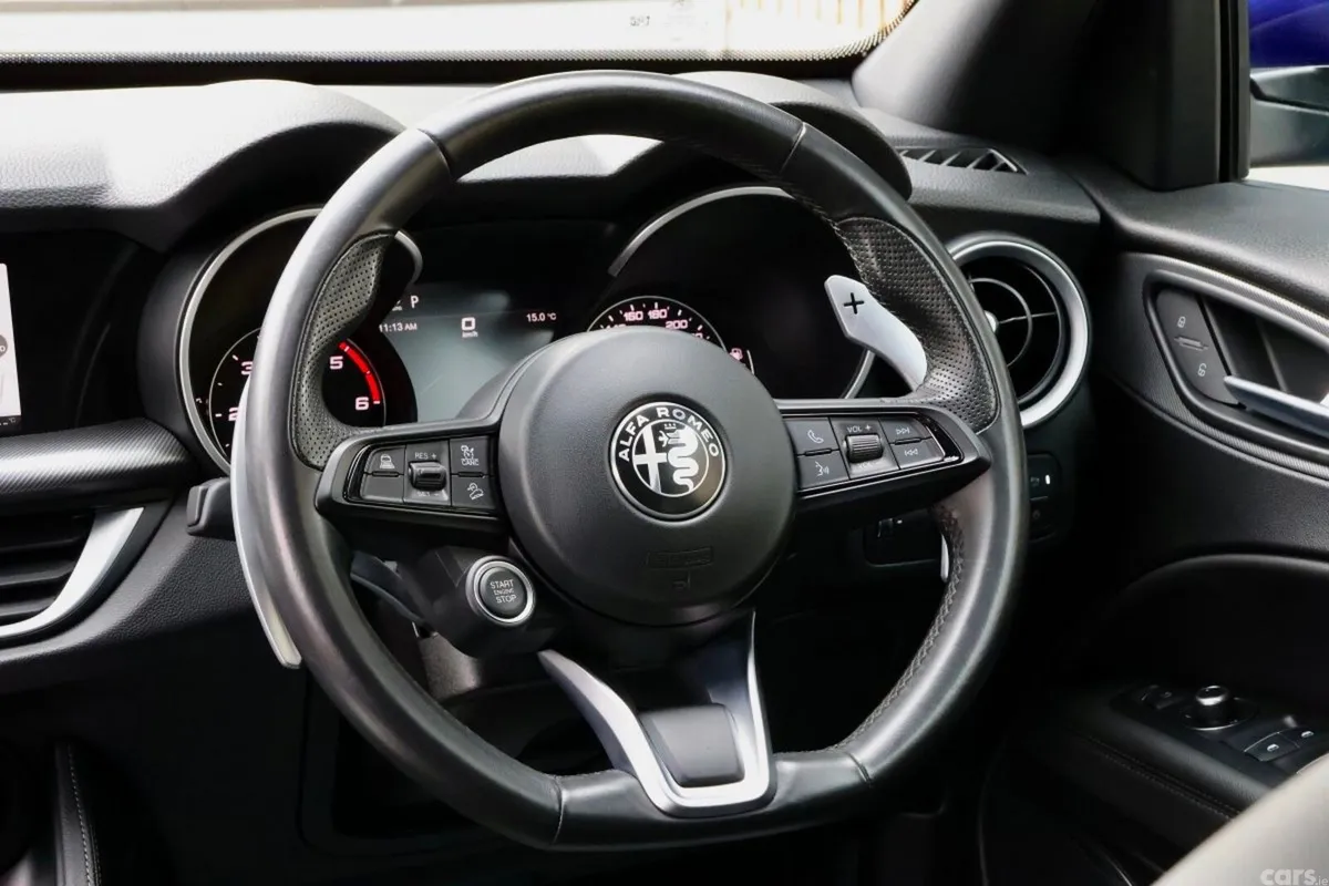 Alfa Romeo Stelvio Estate, Diesel, 2023, Blue