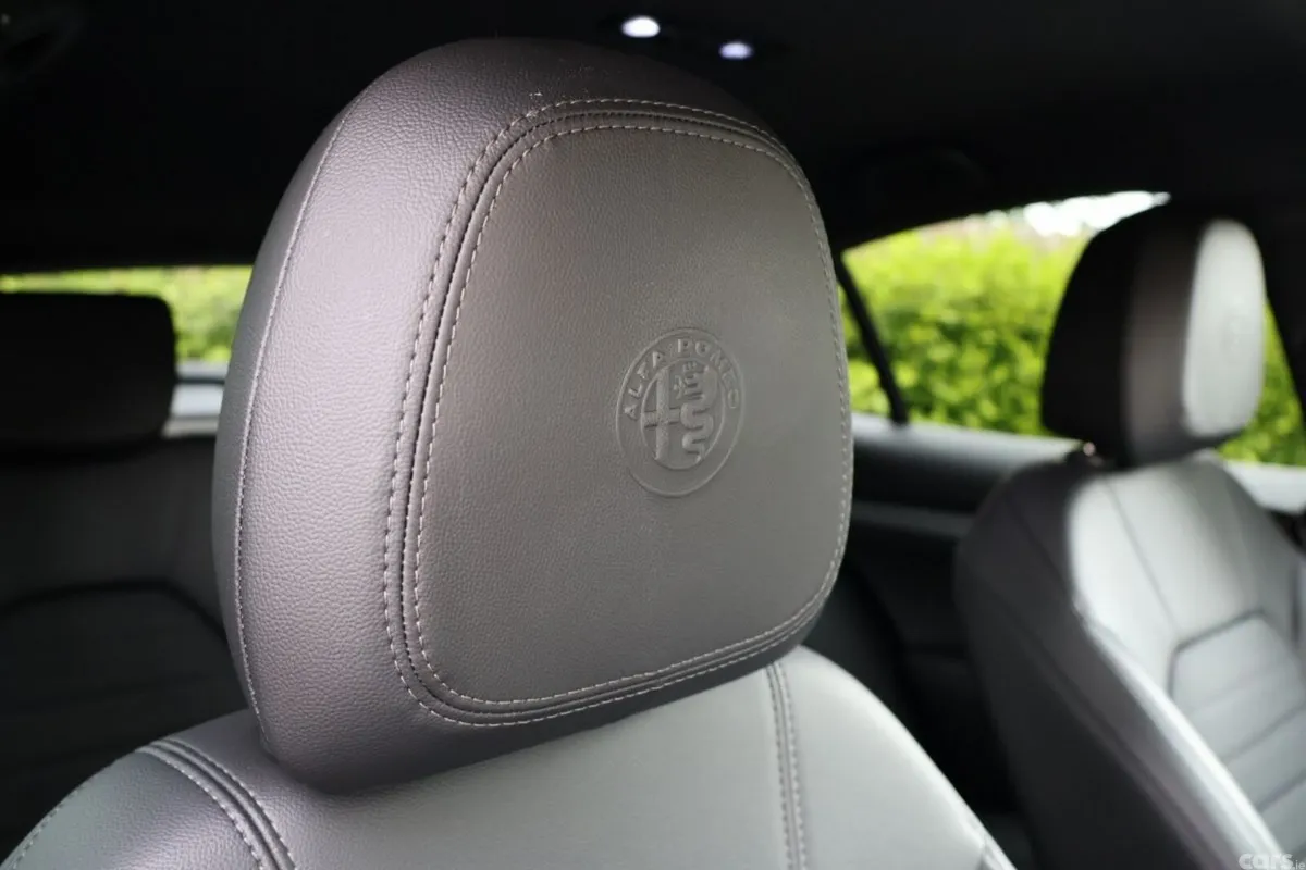 Alfa Romeo Stelvio Estate, Diesel, 2023, Blue