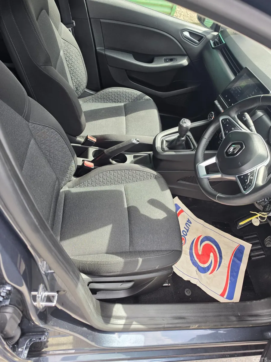 Renault Clio Hatchback, Petrol, 2022, Grey