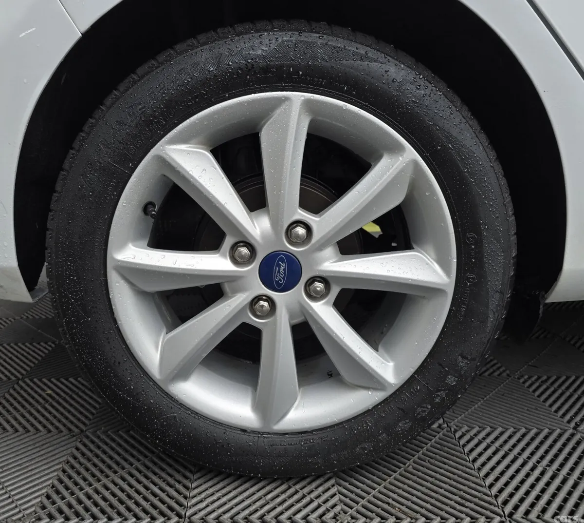 Ford Fiesta Hatchback, Petrol, 2018, White