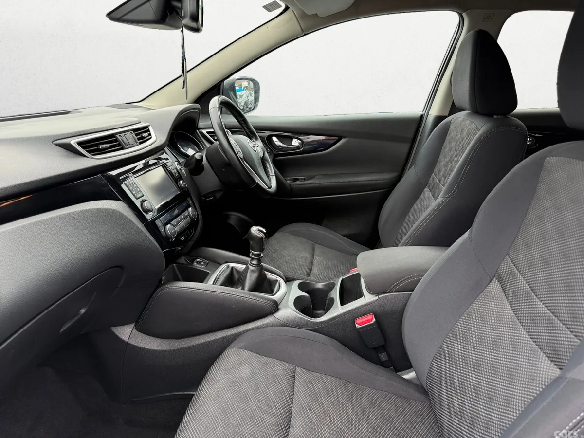 Nissan Qashqai SUV, Diesel, 2017, Grey