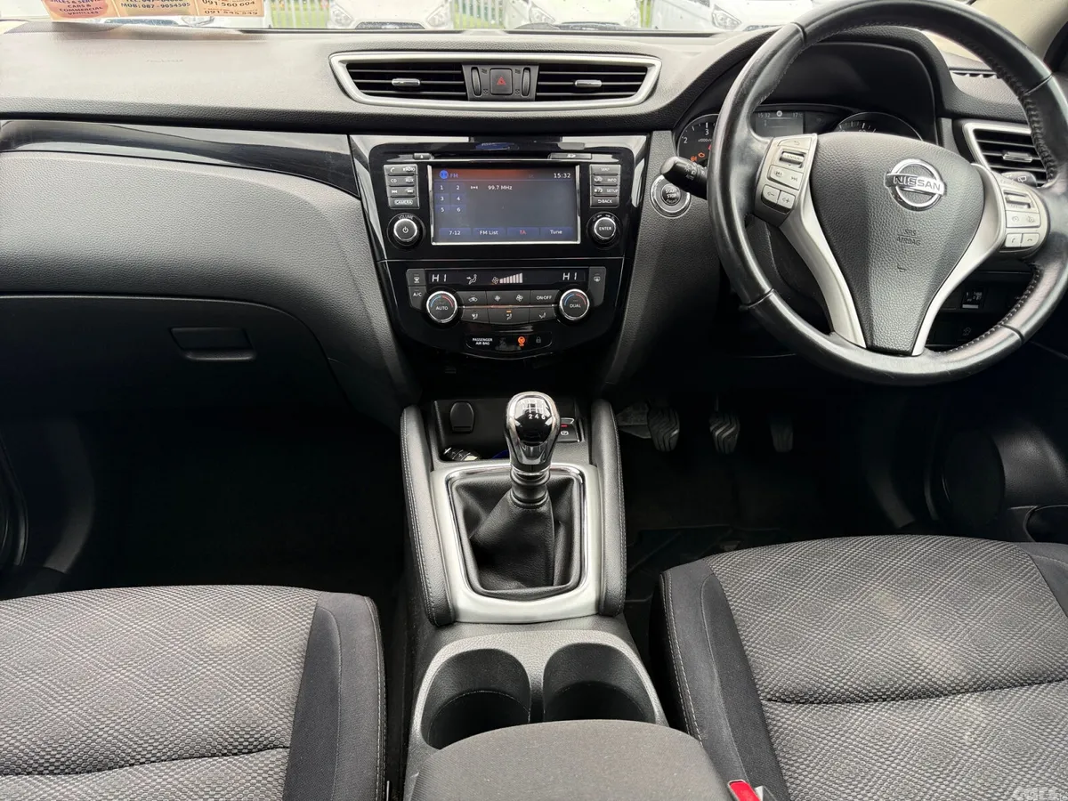 Nissan Qashqai SUV, Diesel, 2017, Grey