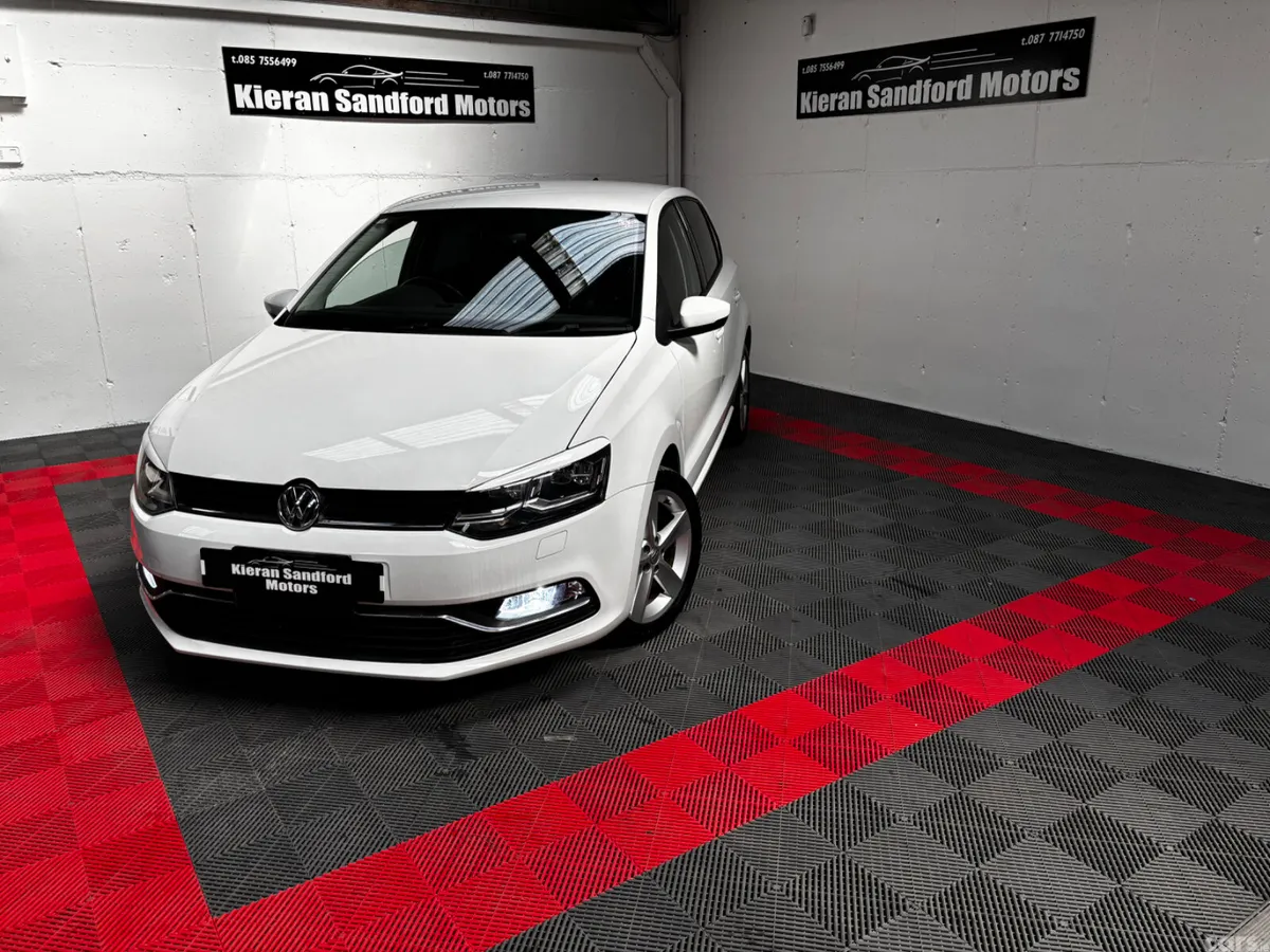 Volkswagen Polo Hatchback, Petrol, 2016, White
