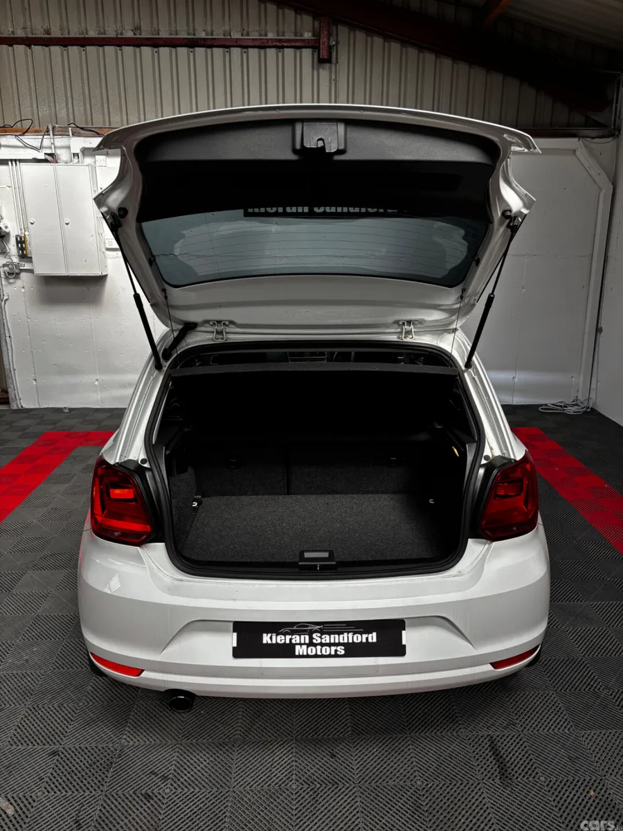 Volkswagen Polo Hatchback, Petrol, 2016, White