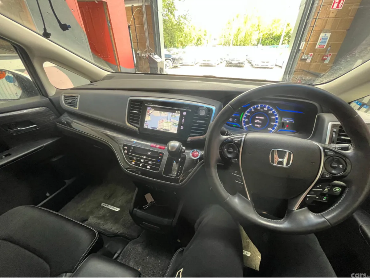 Honda Odyssey MPV, Petrol Hybrid, 2017, White