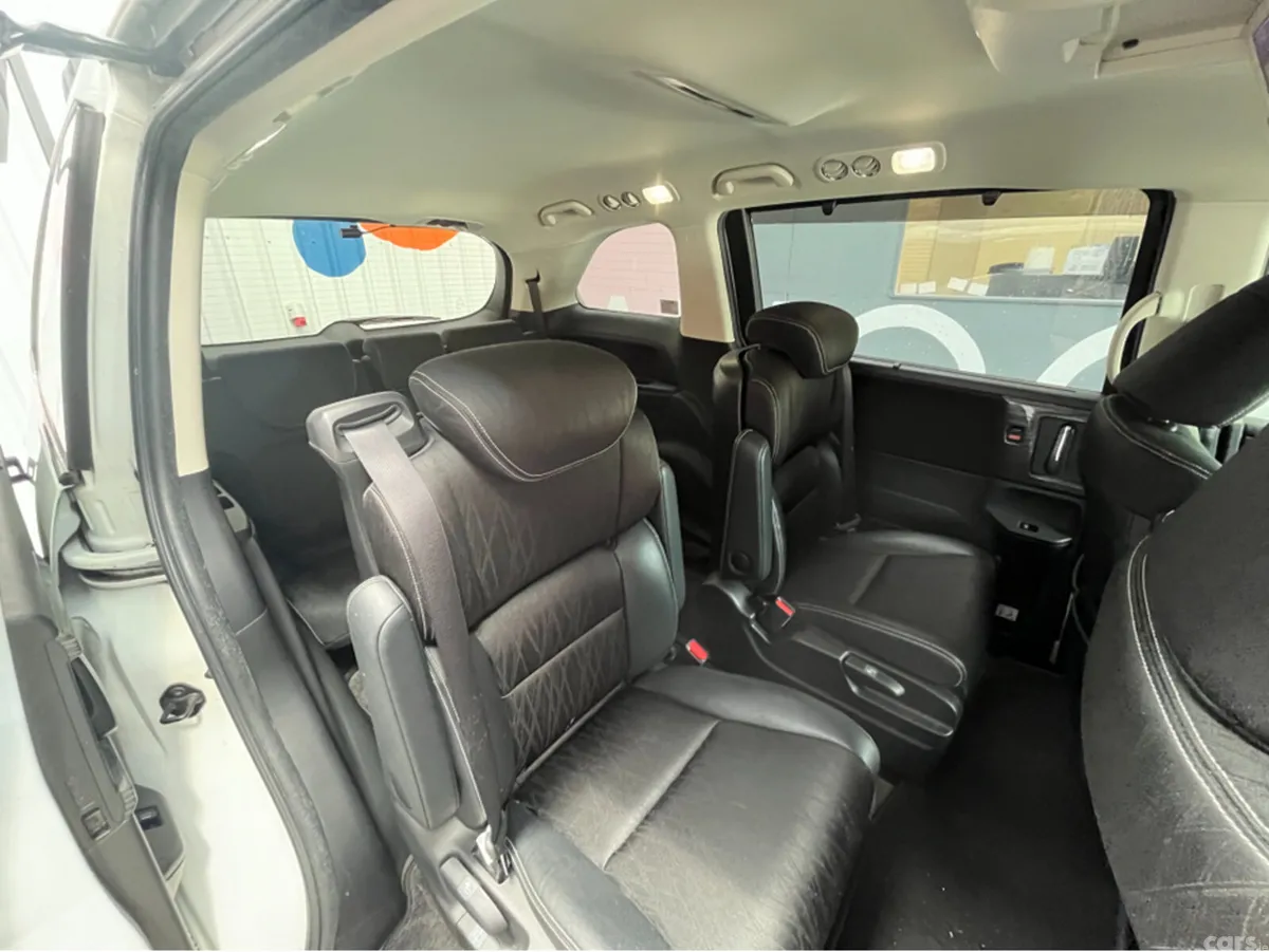 Honda Odyssey MPV, Petrol Hybrid, 2017, White