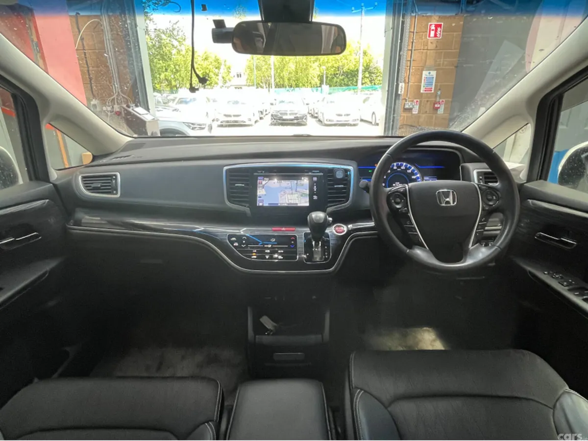 Honda Odyssey MPV, Petrol Hybrid, 2017, White