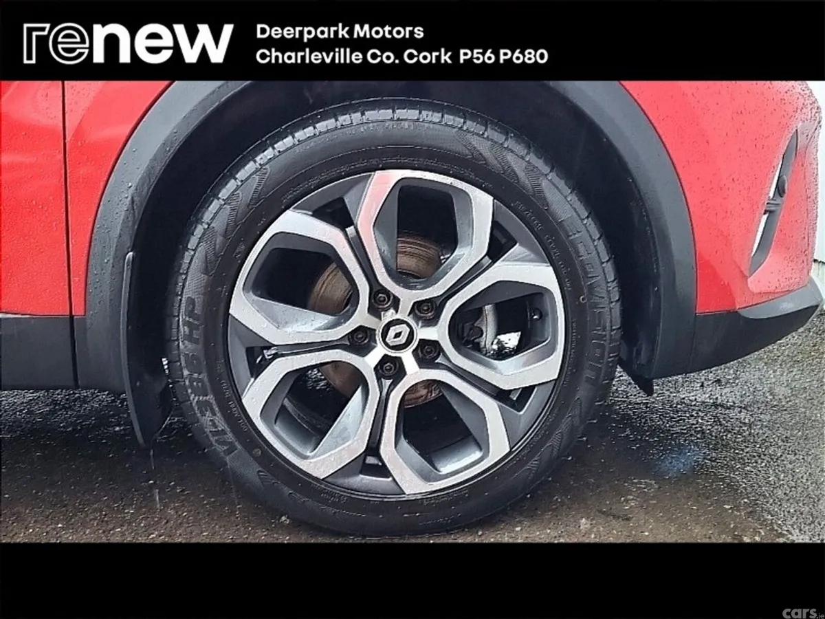 Renault Captur Hatchback, Petrol, 2023, Red