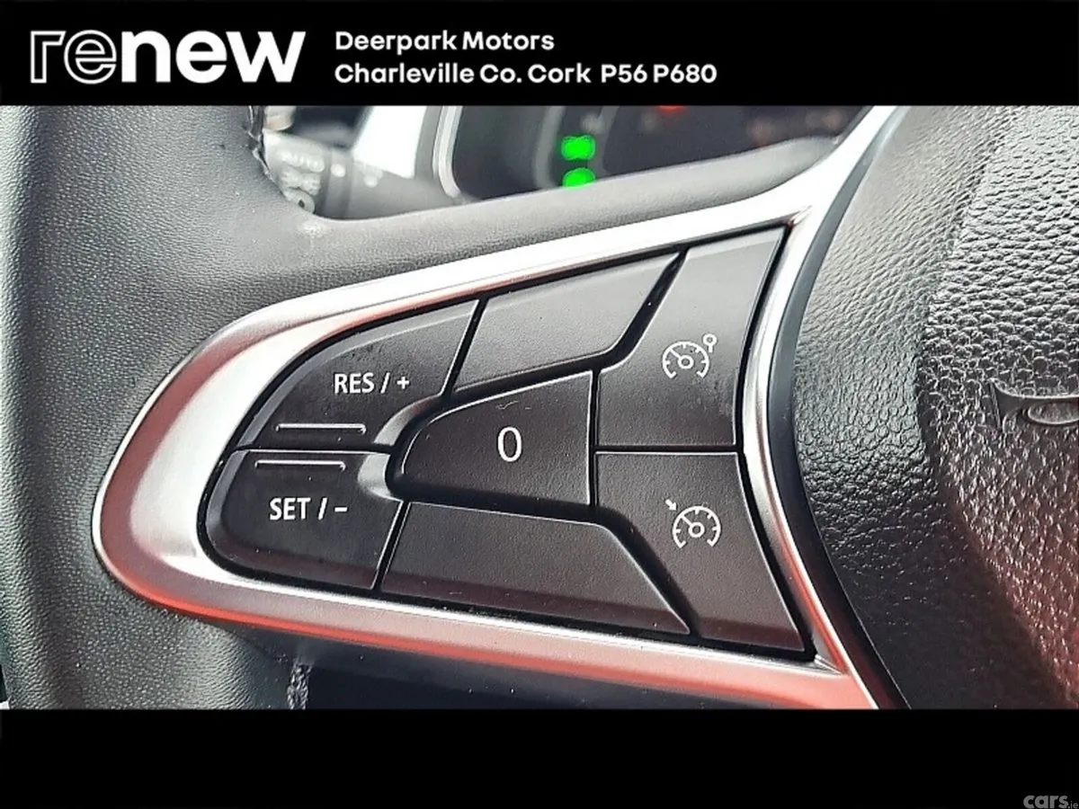 Renault Captur Hatchback, Petrol, 2023, Red