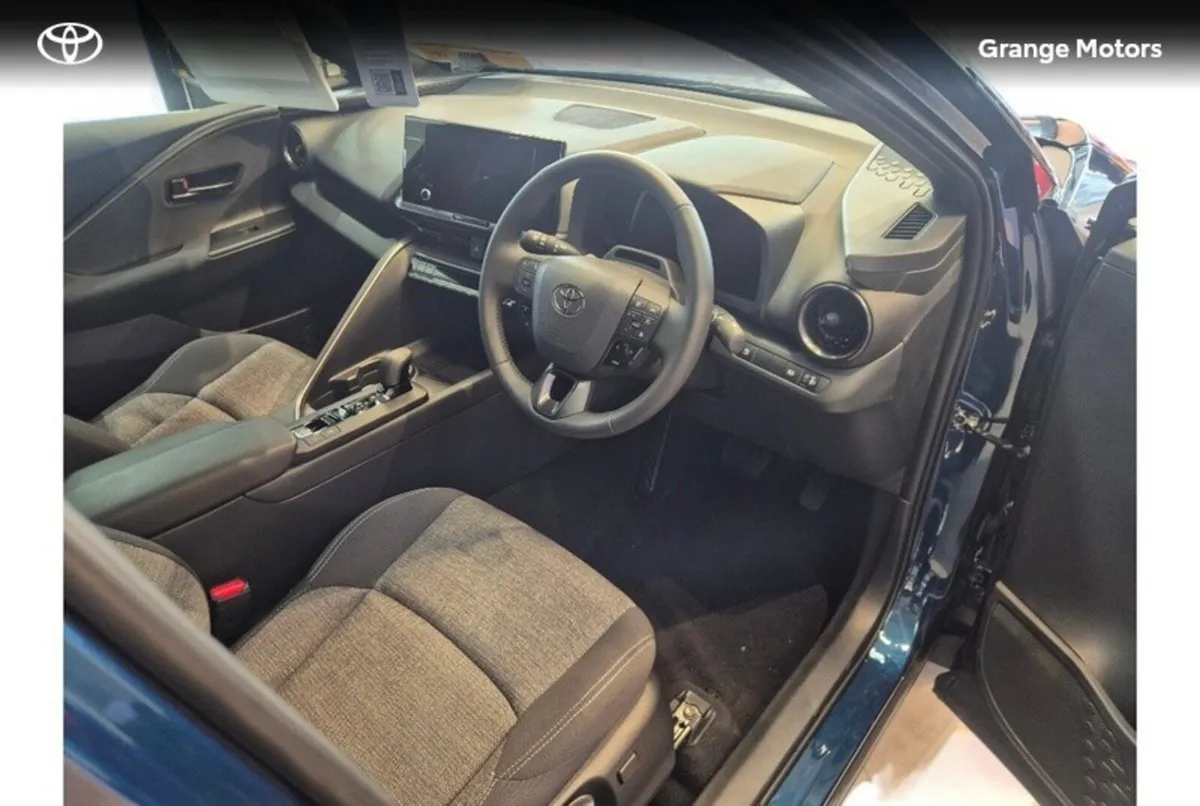 Toyota C-HR SUV, Petrol Hybrid, 2026, Blue