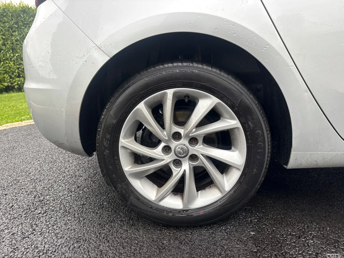 Vauxhall Astra Hatchback, Diesel, 2020, Silver