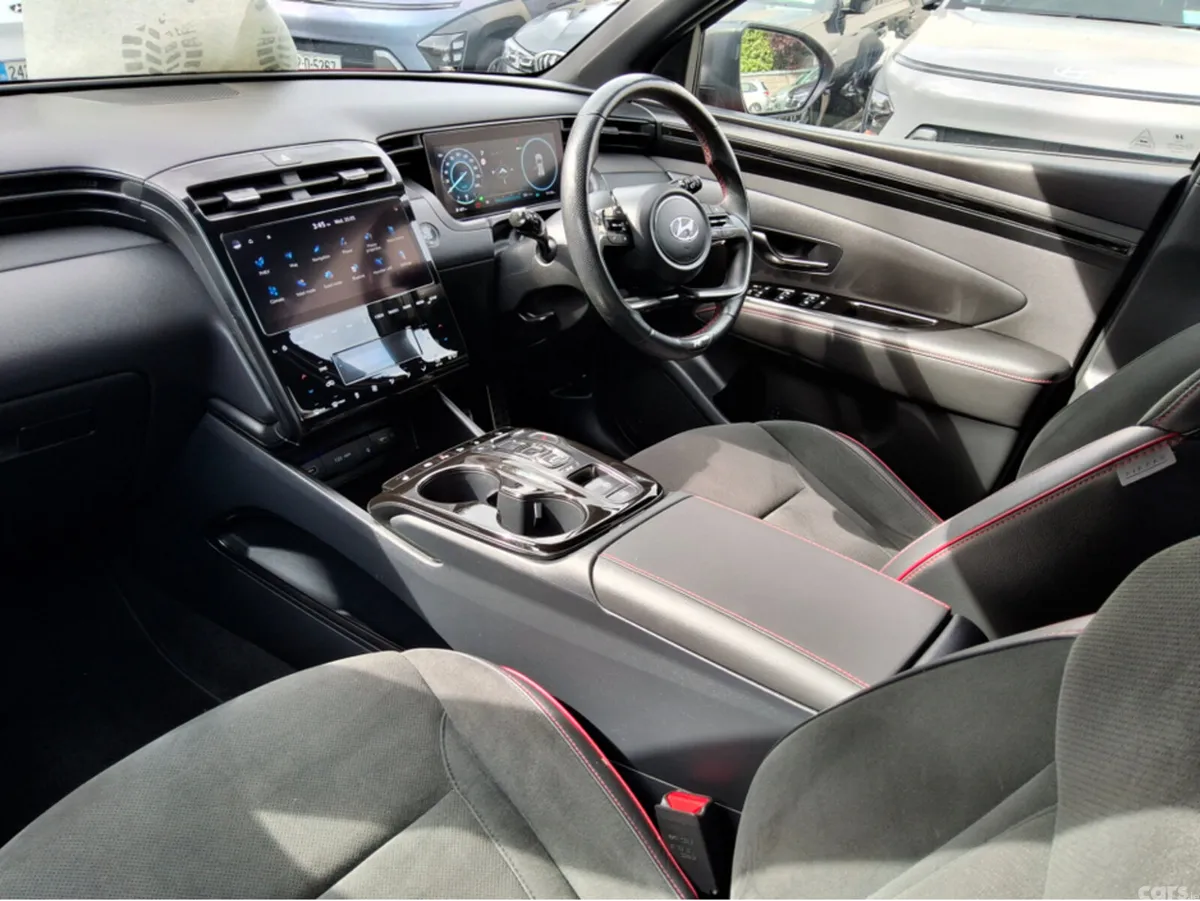 Hyundai Tucson MPV, Petrol Plug-in Hybrid, 2023, Red
