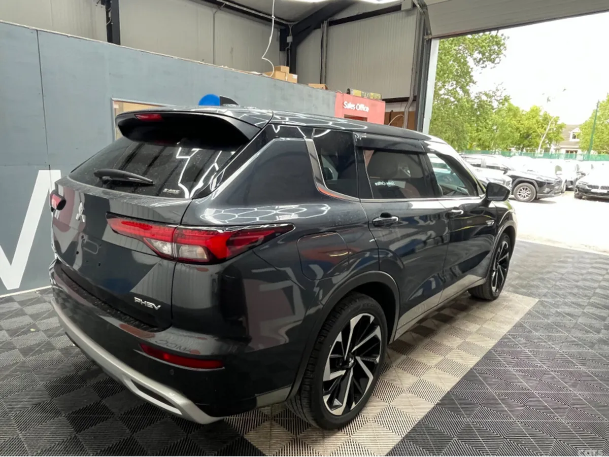 Mitsubishi Outlander SUV, Petrol Plug-in Hybrid, 2024, Grey