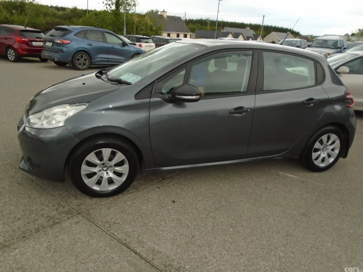 Peugeot 208 Hatchback, Diesel, 2015, Grey