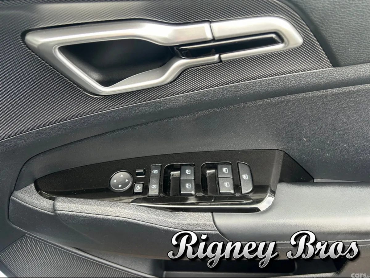 Kia Sportage MPV, Petrol Plug-in Hybrid, 2023, Grey