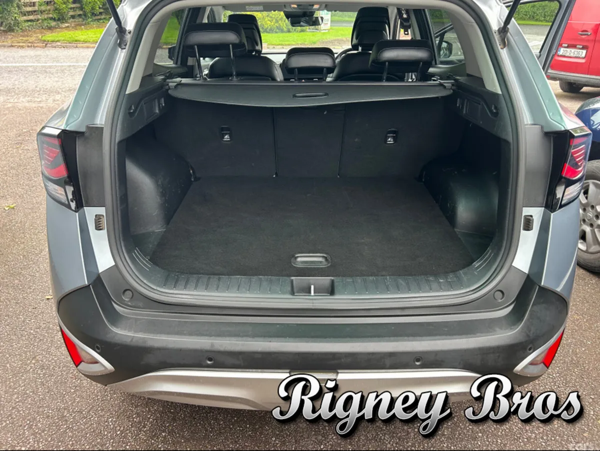 Kia Sportage MPV, Petrol Plug-in Hybrid, 2023, Grey