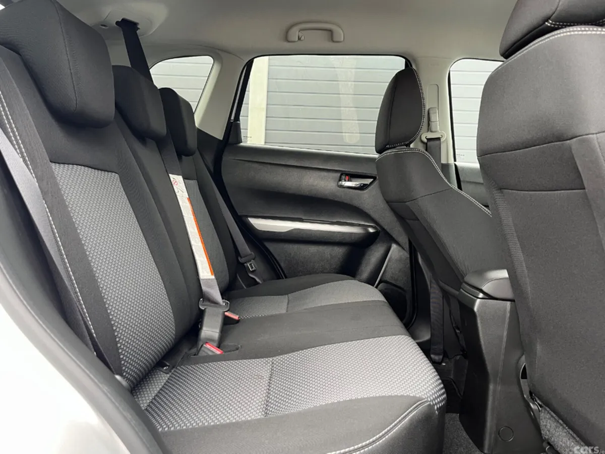 Suzuki Vitara SUV, Petrol Hybrid, 2024, Grey