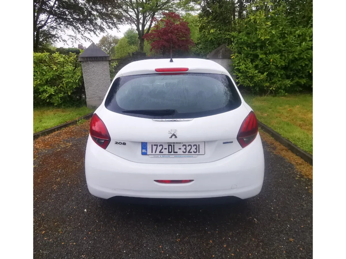 Peugeot 208 Hatchback, Petrol, 2017, White