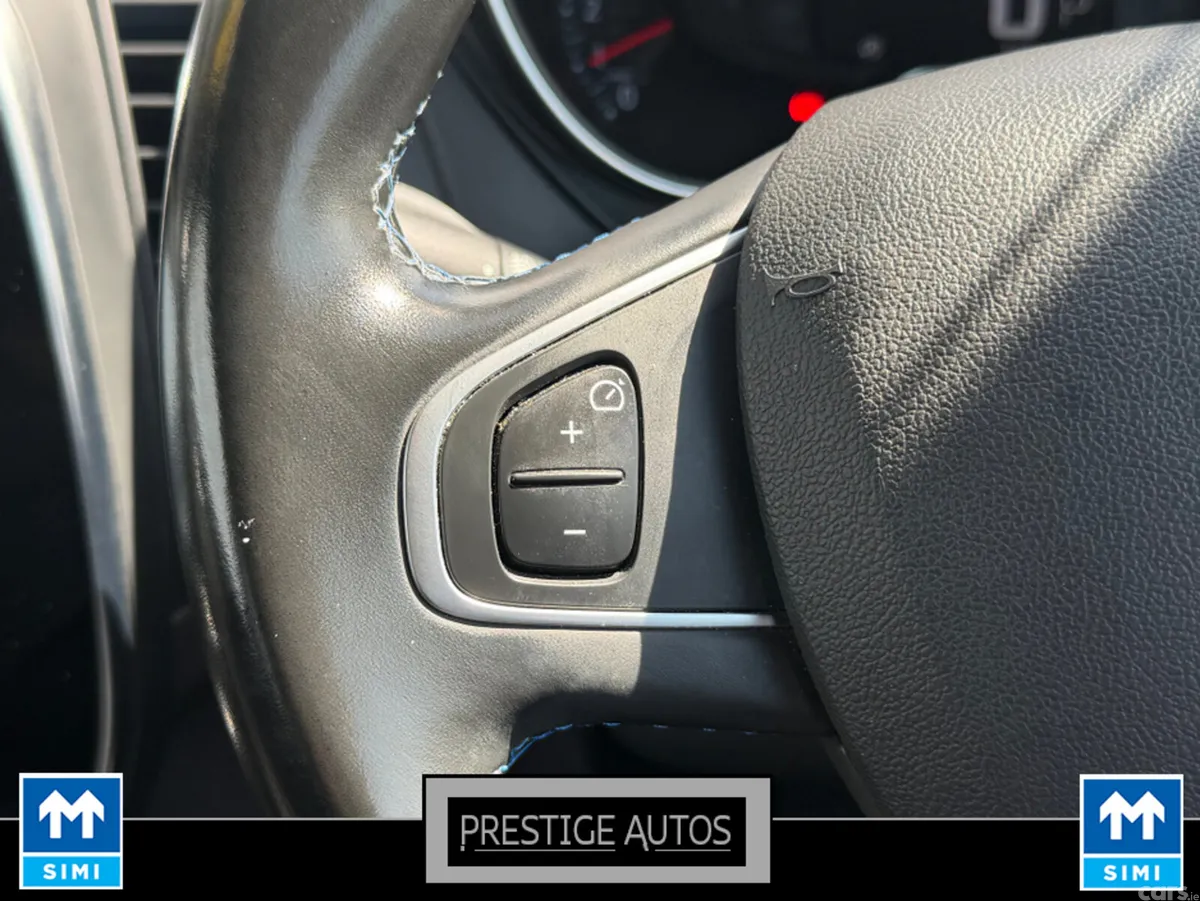 Renault Captur Hatchback, Petrol, 2019, Blue
