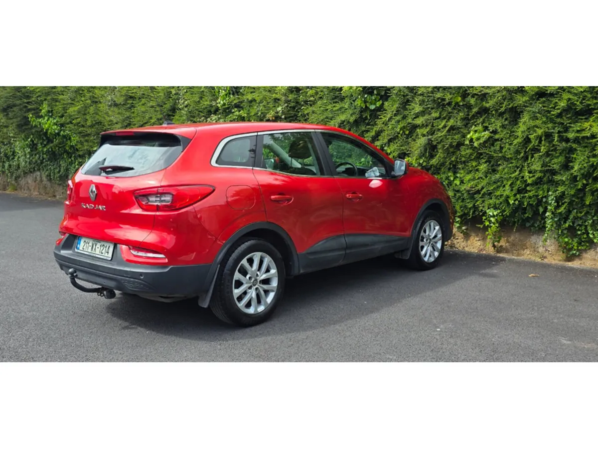 Renault Kadjar SUV, Diesel, 2021, Red