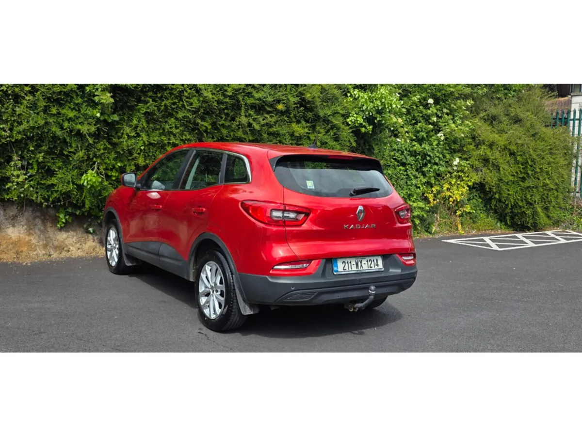 Renault Kadjar SUV, Diesel, 2021, Red