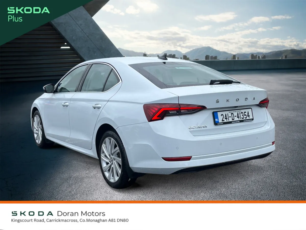 Skoda Octavia Hatchback, Diesel, 2024, White