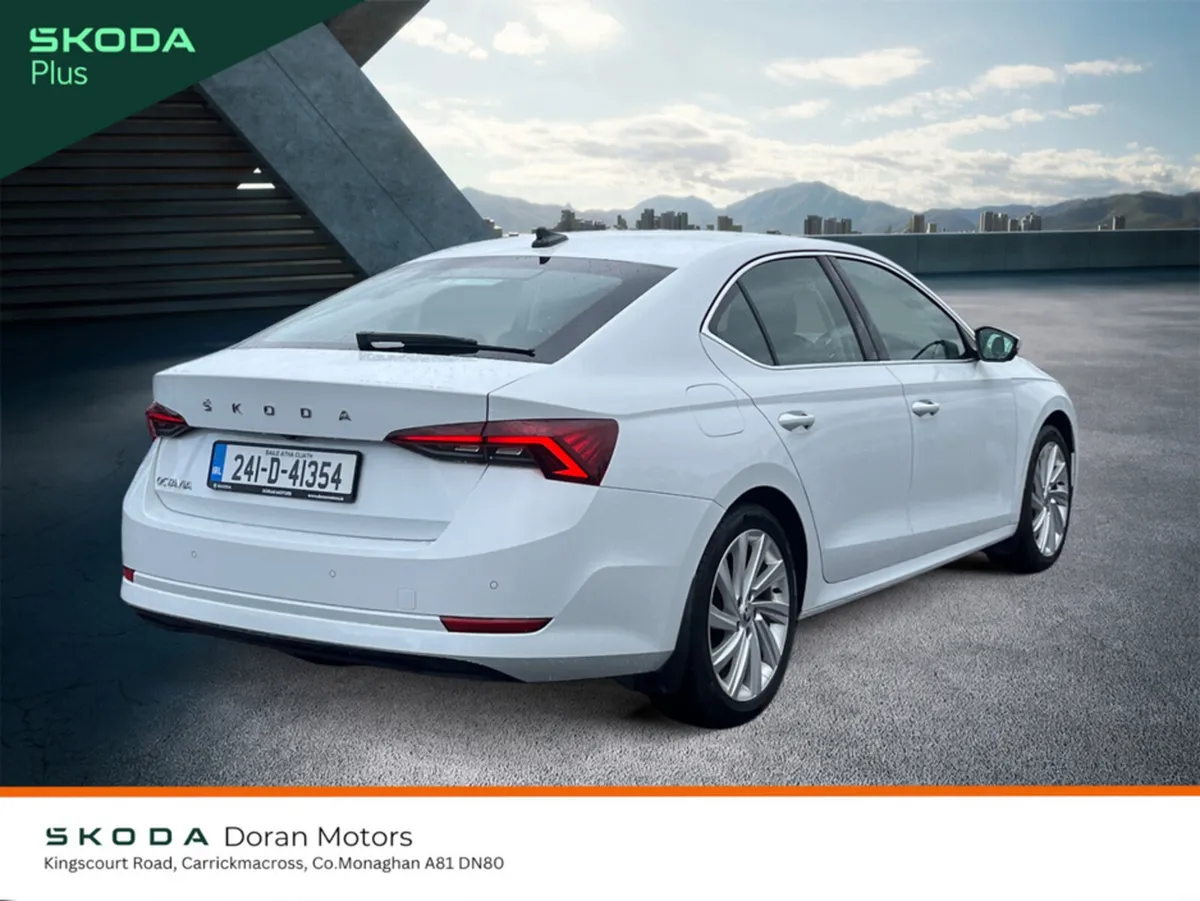 Skoda Octavia Hatchback, Diesel, 2024, White