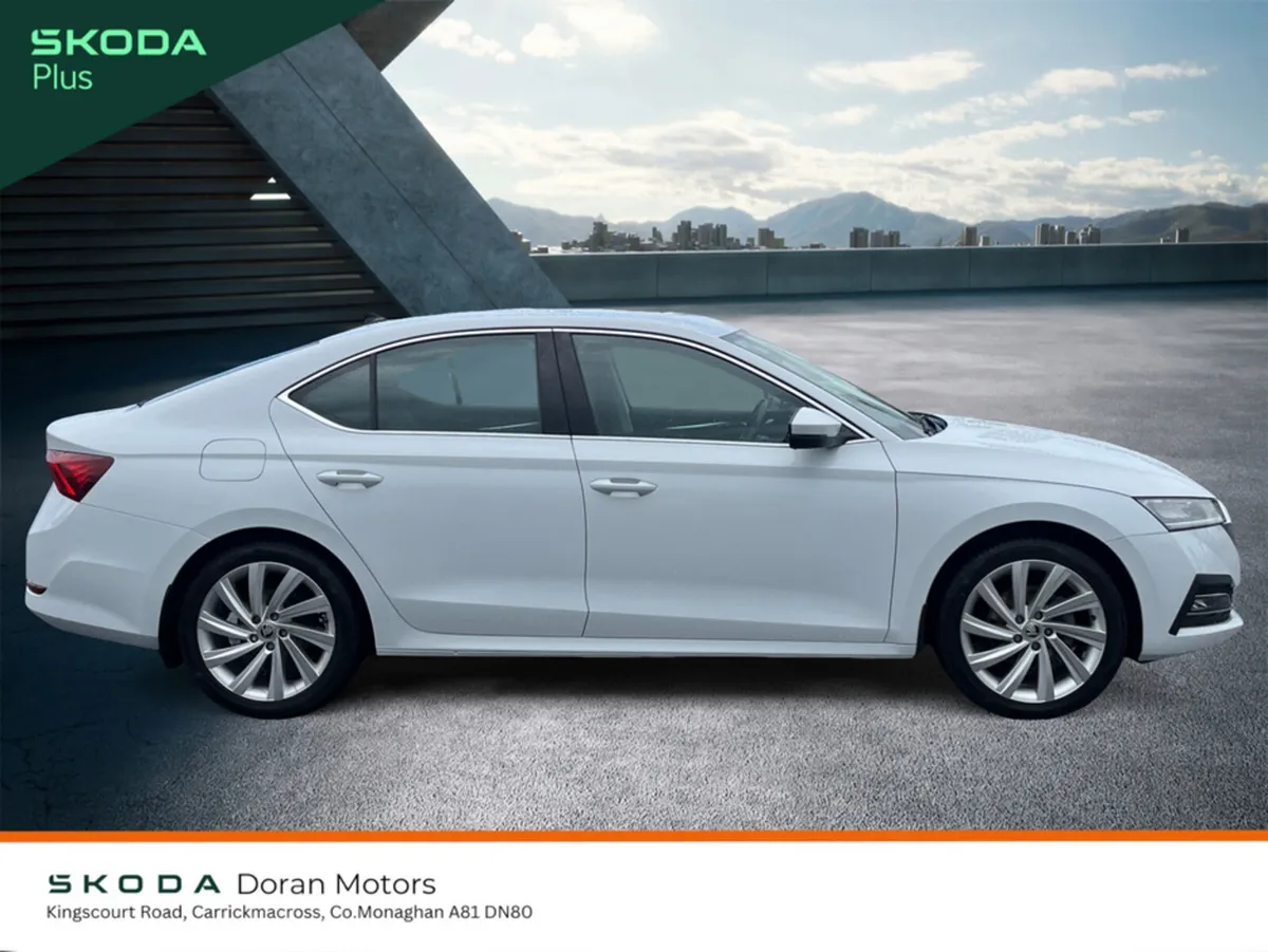 Skoda Octavia Hatchback, Diesel, 2024, White