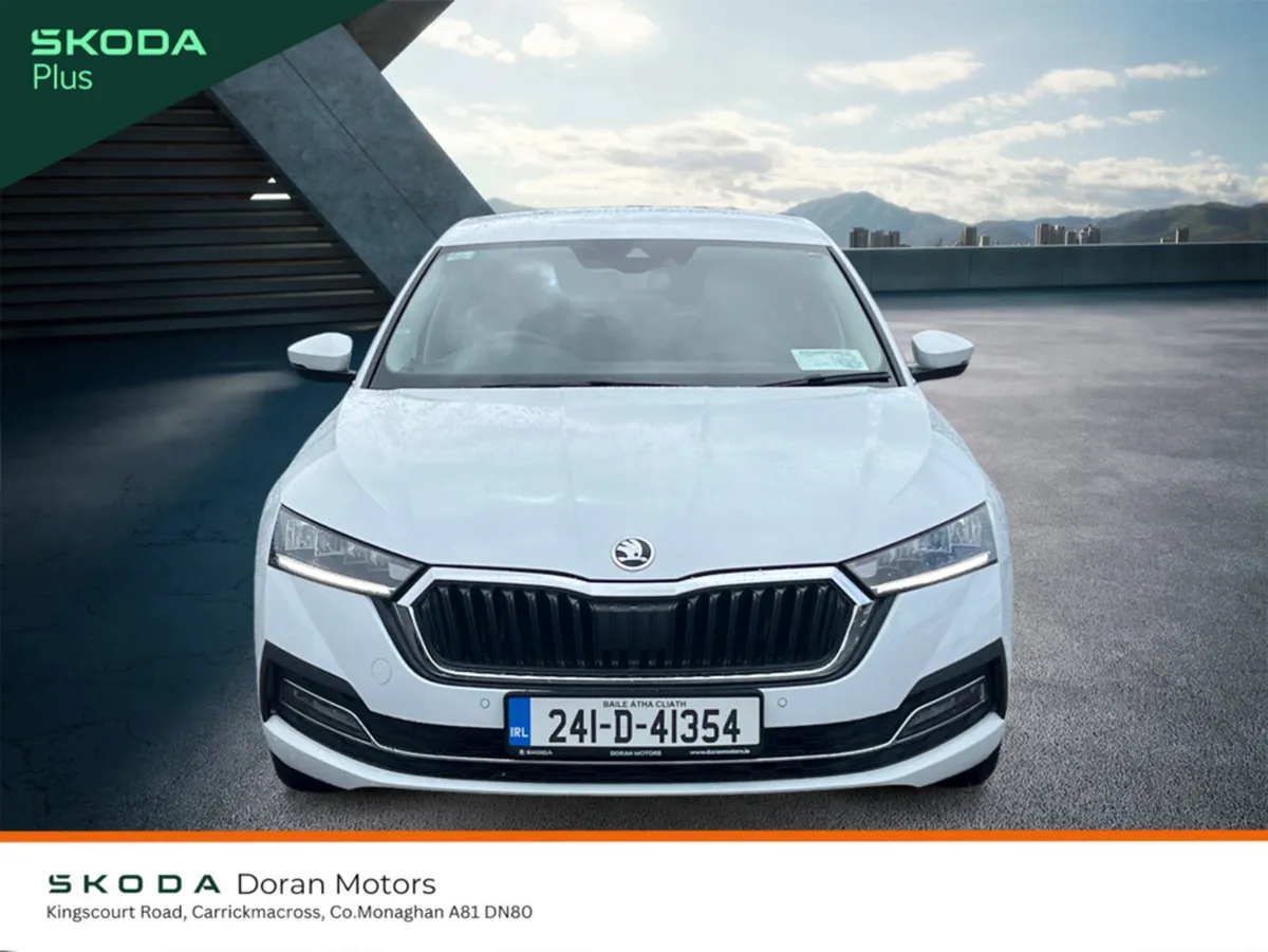 Skoda Octavia Hatchback, Diesel, 2024, White