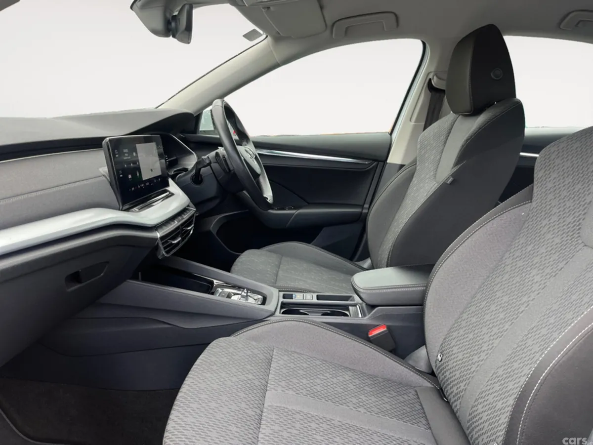 Skoda Octavia Hatchback, Diesel, 2024, White