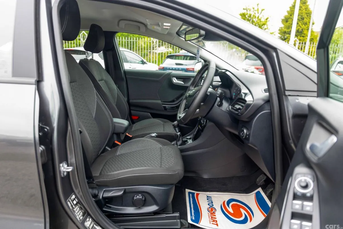 Ford Puma MPV, Petrol Hybrid, 2023, Grey