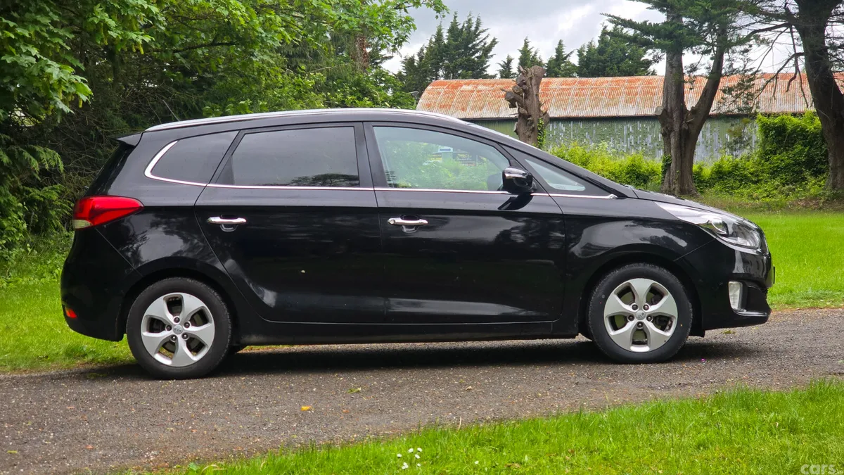 Kia Carens MPV, Diesel, 2016, Black