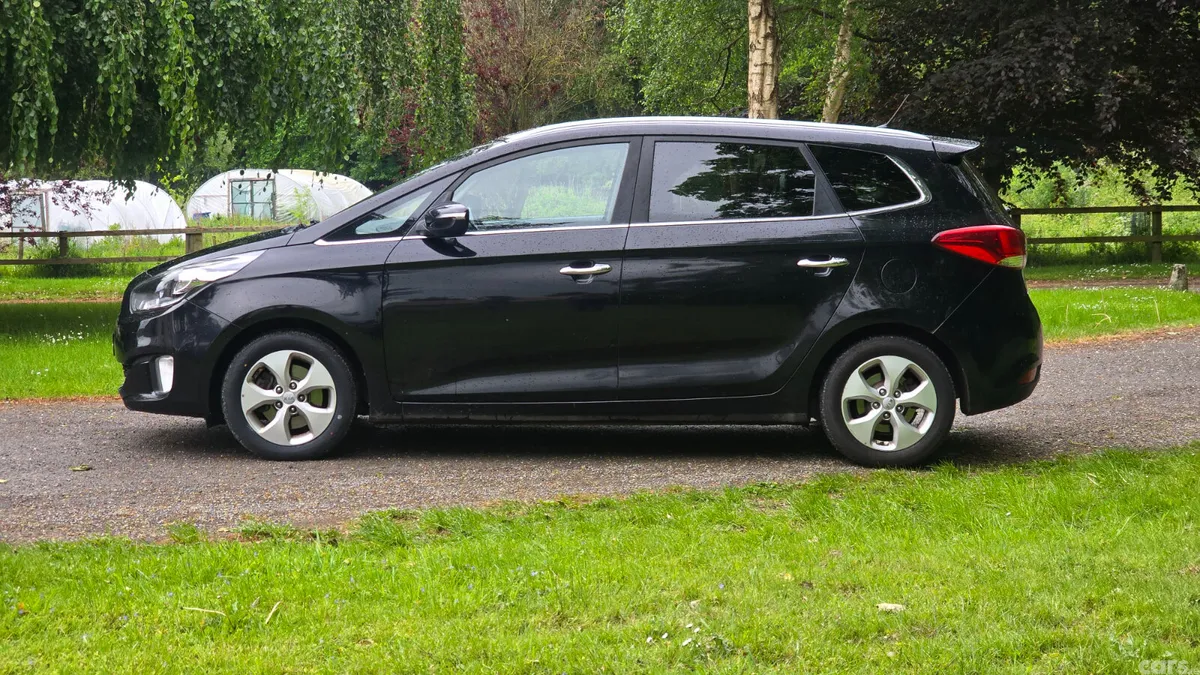 Kia Carens MPV, Diesel, 2016, Black