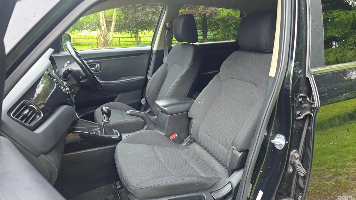 Kia Carens MPV, Diesel, 2016, Black