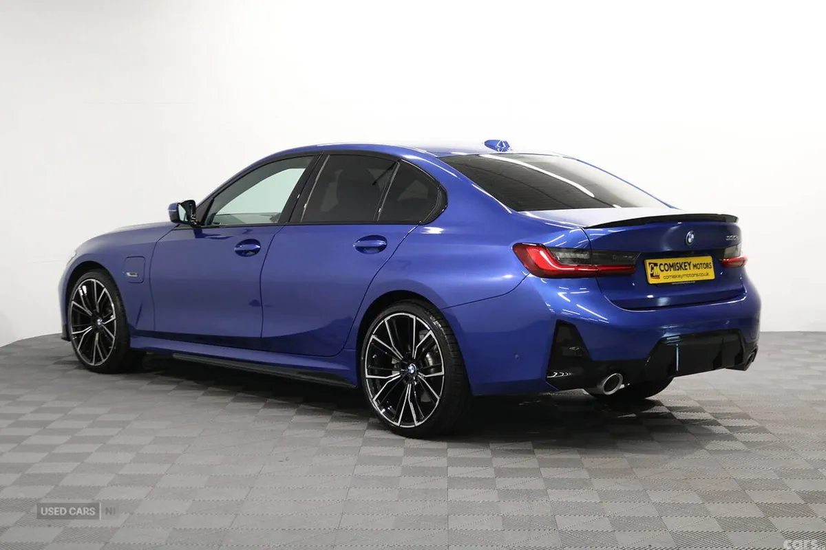 BMW 3-Series Saloon, Petrol Hybrid, 2023, Blue