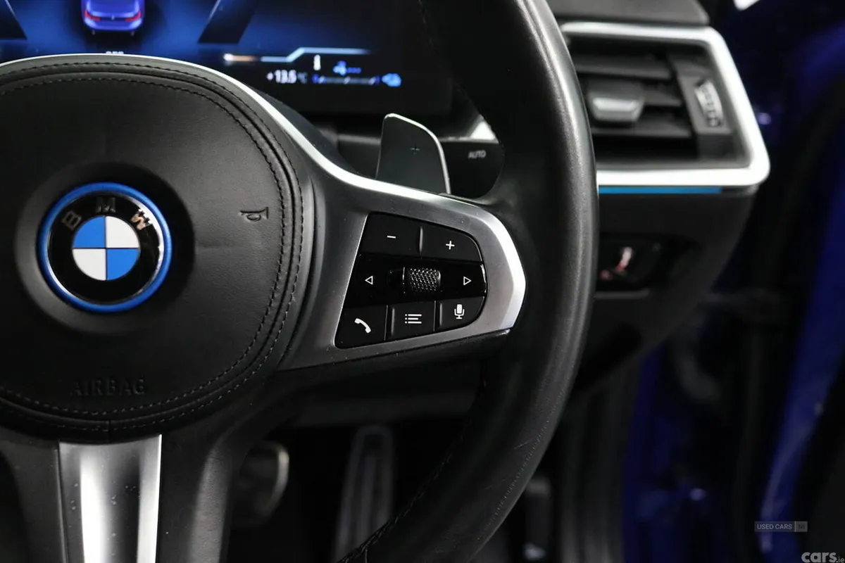 BMW 3-Series Saloon, Petrol Hybrid, 2023, Blue