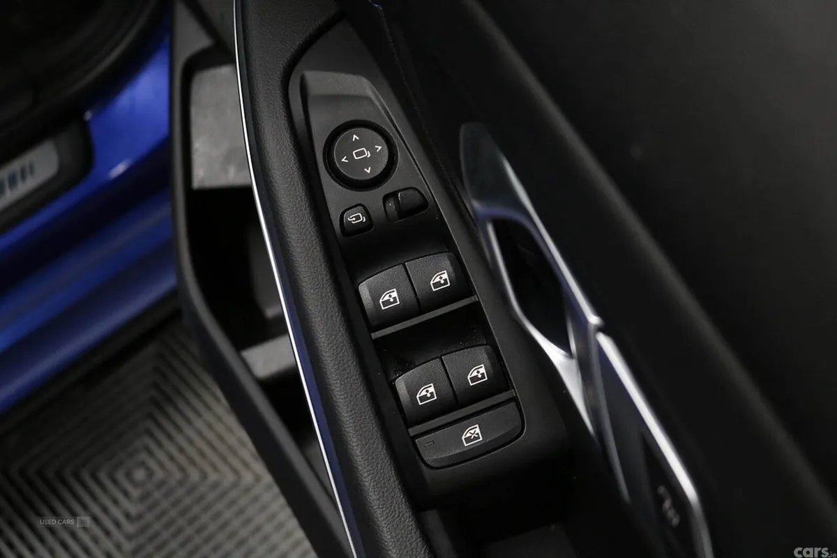 BMW 3-Series Saloon, Petrol Hybrid, 2023, Blue