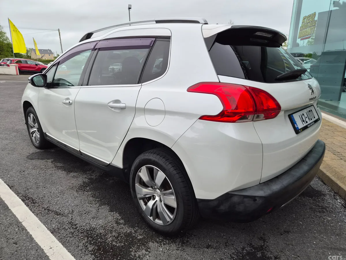 Peugeot 2008 MPV, Petrol, 2014, White