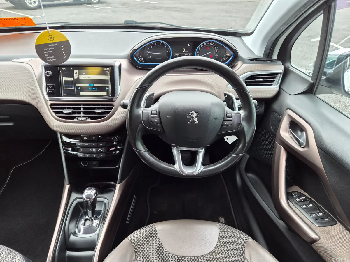 Peugeot 2008 MPV, Petrol, 2014, White