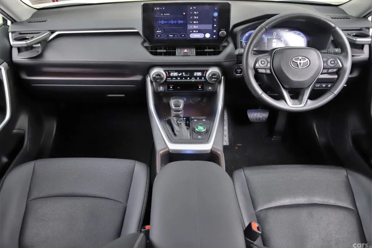 Toyota RAV4 SUV, Petrol Hybrid, 2023, White