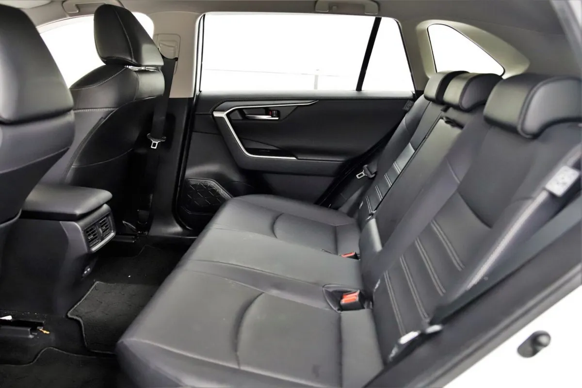 Toyota RAV4 SUV, Petrol Hybrid, 2023, White