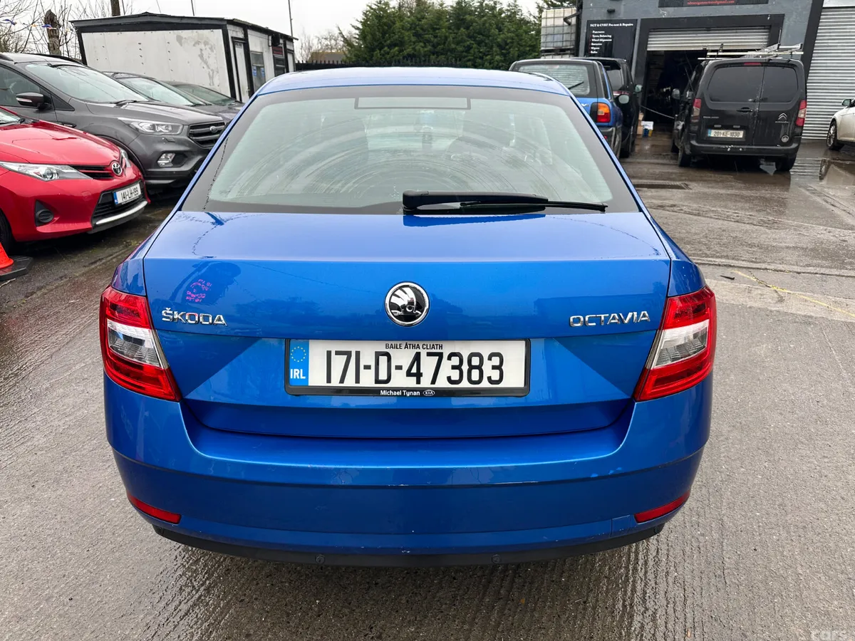 Skoda Octavia Hatchback, Diesel, 2017, Blue