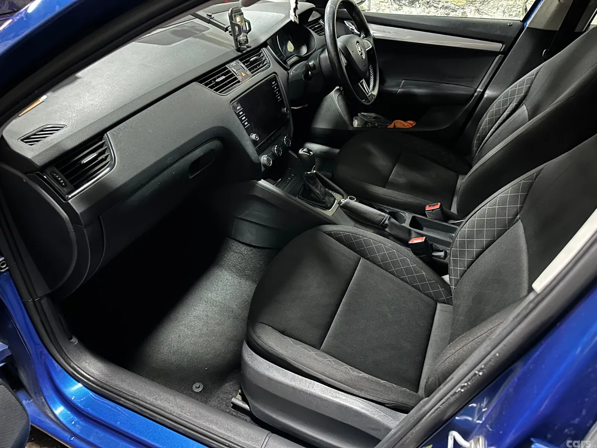 Skoda Octavia Hatchback, Diesel, 2017, Blue
