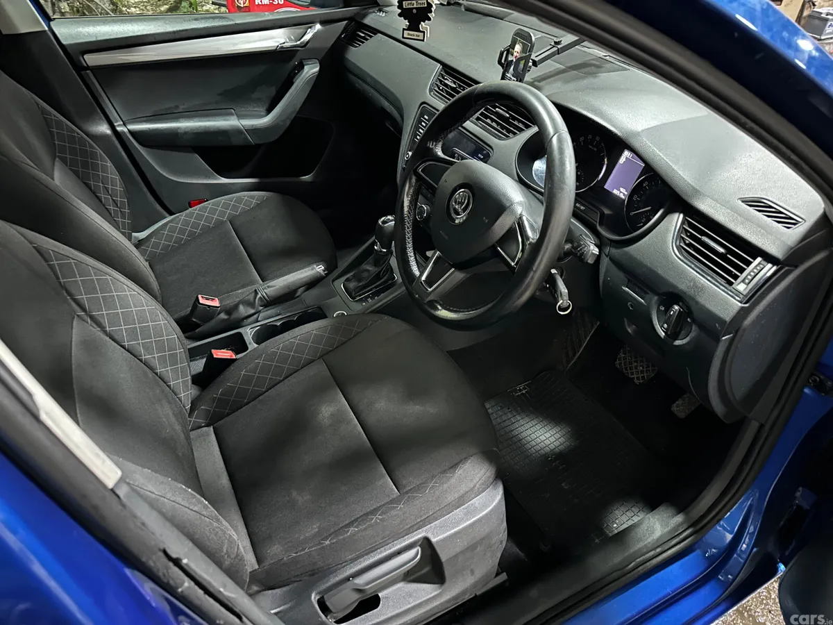 Skoda Octavia Hatchback, Diesel, 2017, Blue